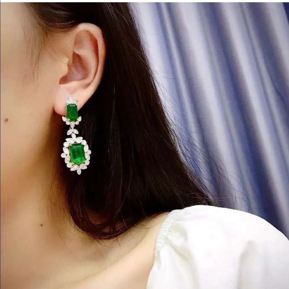 Emerald Green Drop Earrings